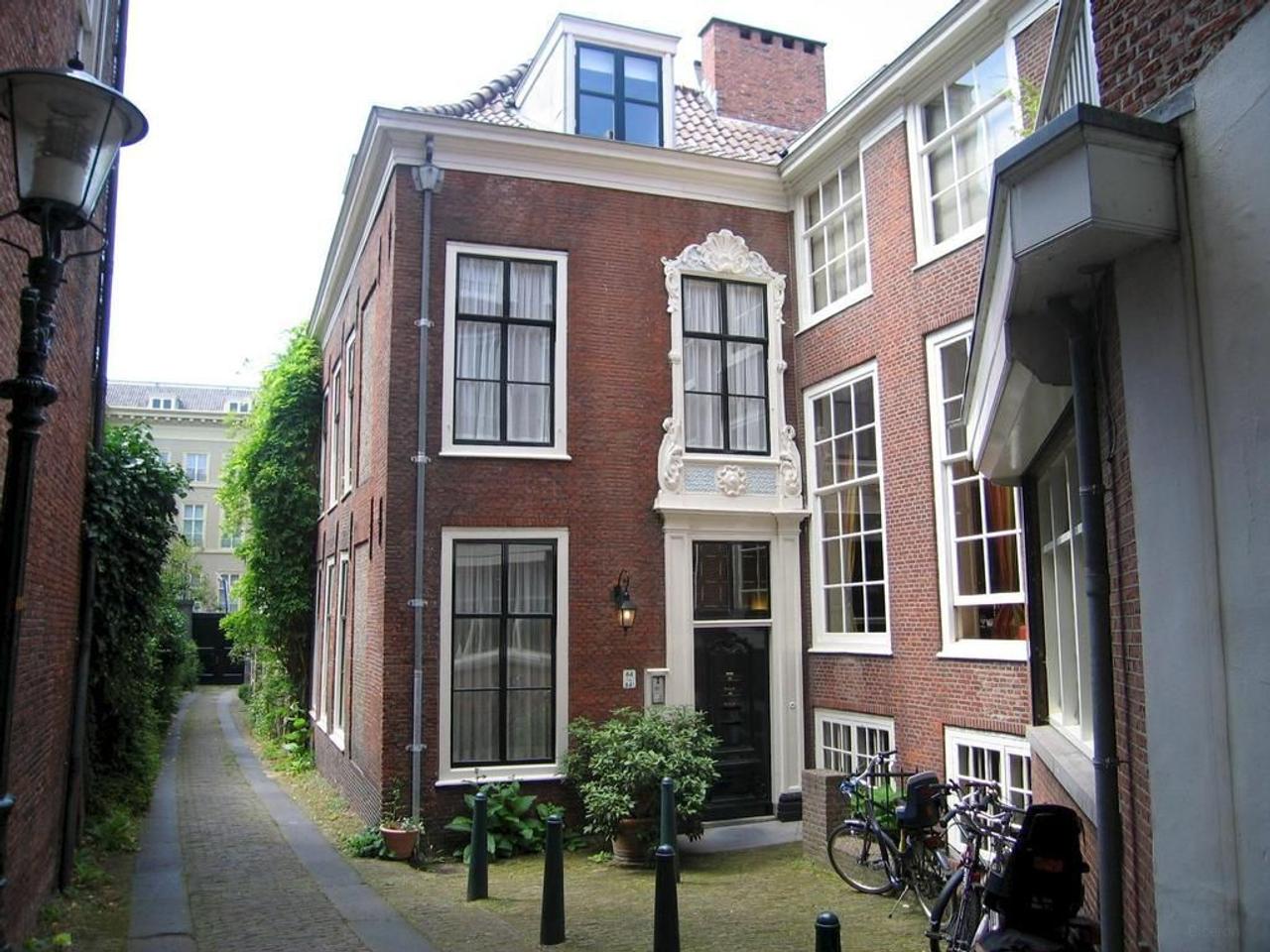 Appartement aan Noordeinde in Den Haag - Afbeelding 1