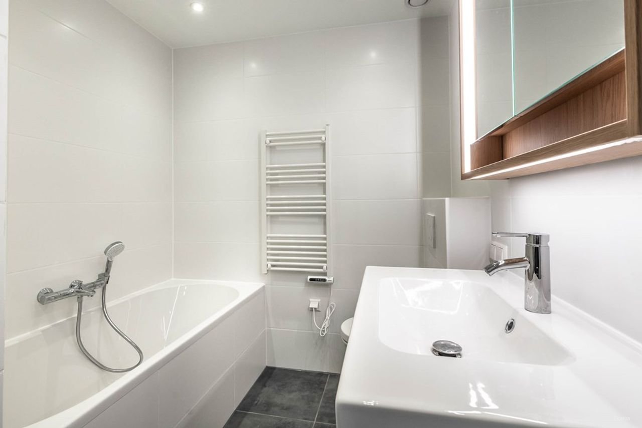 Gerenoveerd appartement met balkon in de Helmersbuurt - Afbeelding 13