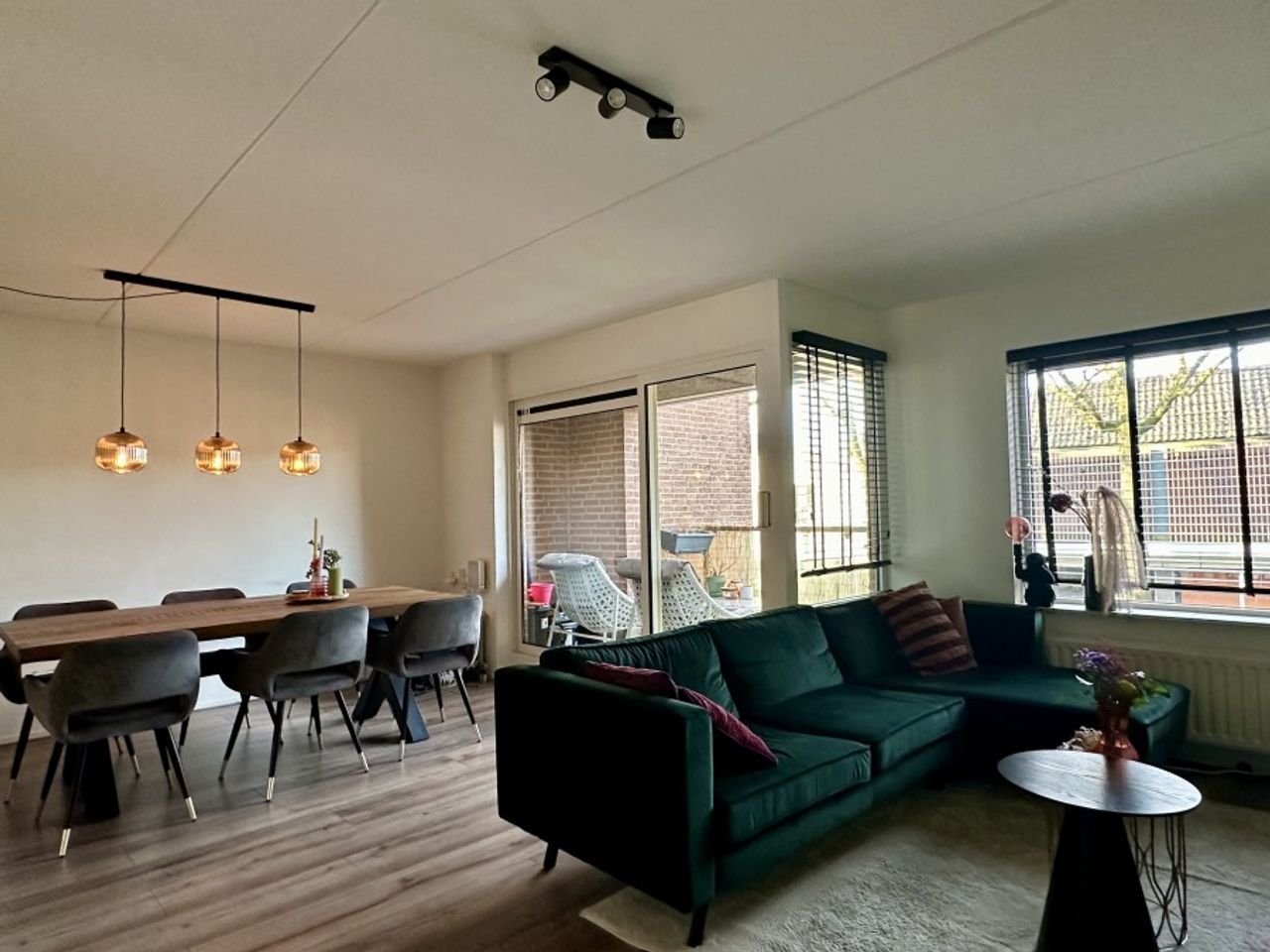 Royaal 4-kamerappartement met balkon in Hoogland - Afbeelding 2