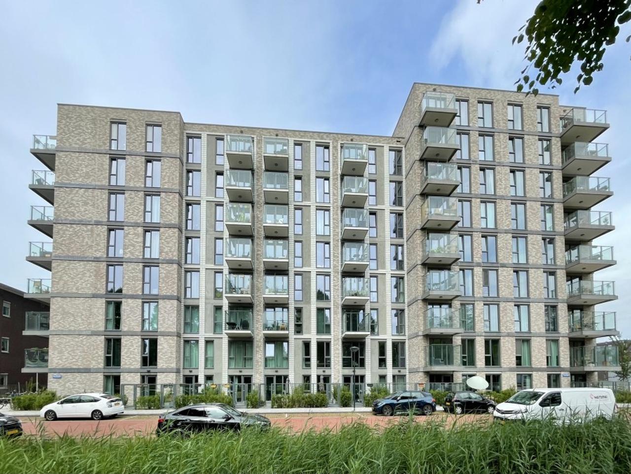 Nieuw 3-kamerappartement met balkon - Afbeelding 1