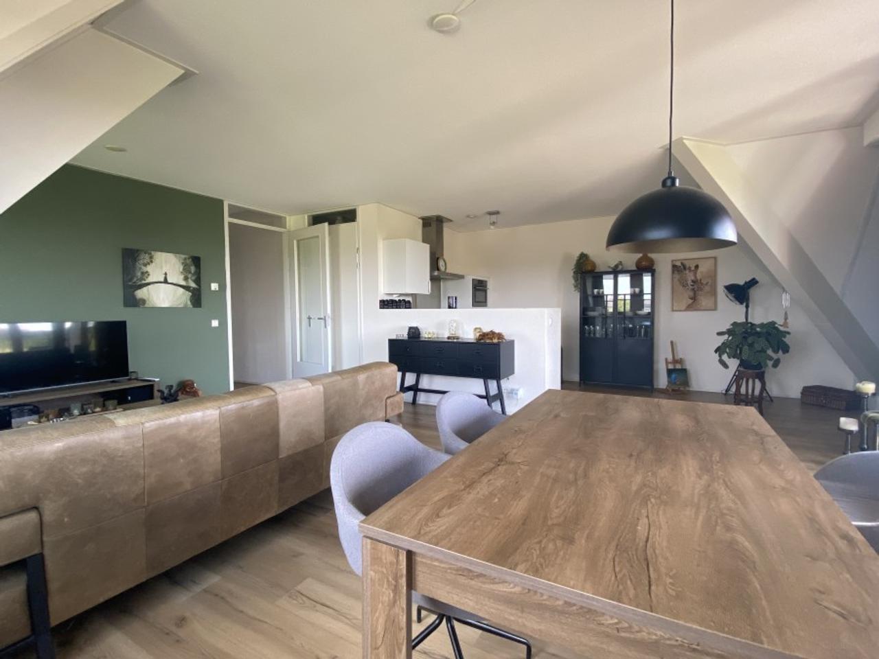 Bright 2-room apartment with balcony in De Maten - Image 3