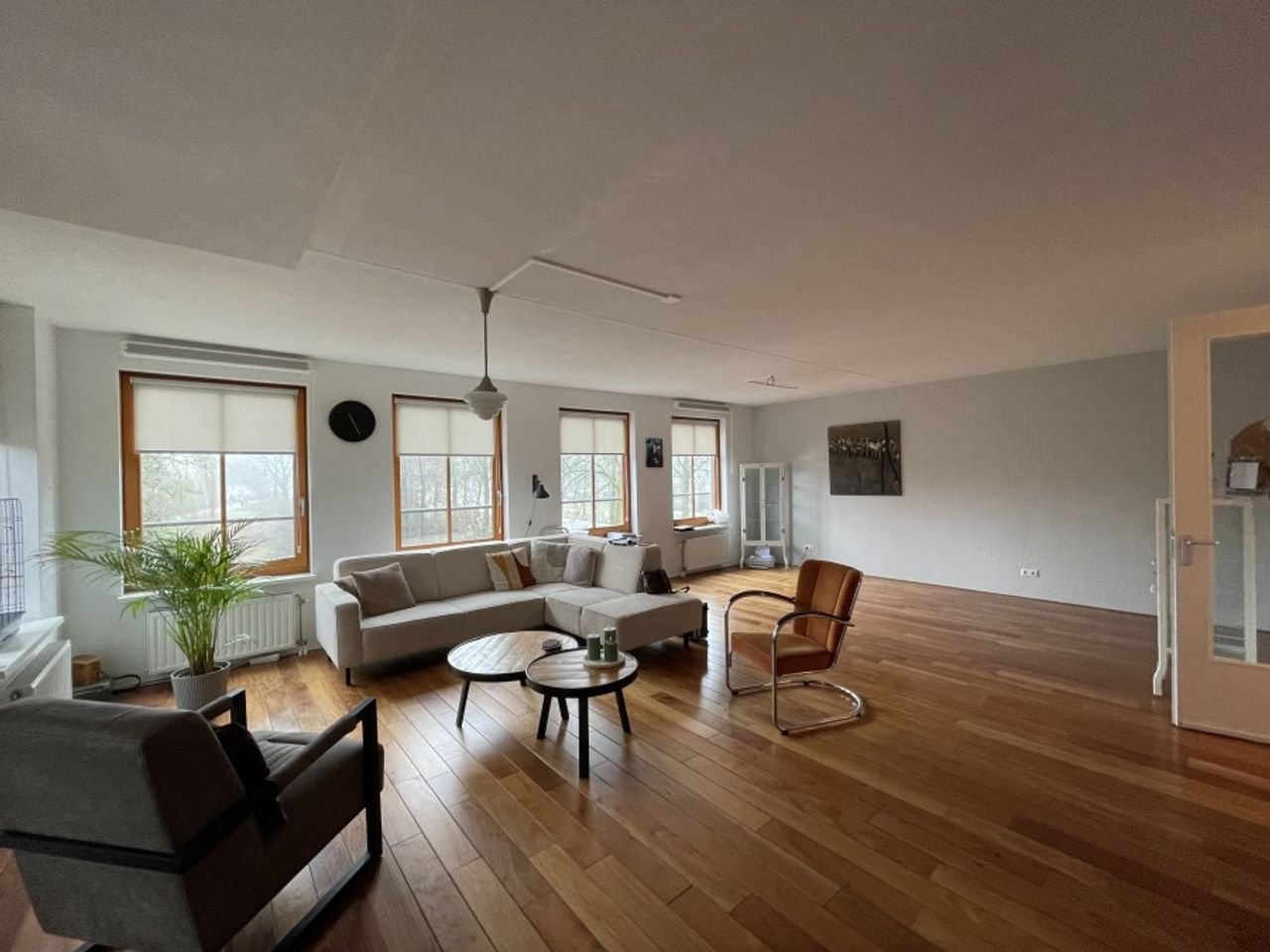 Living above De Eglantier shopping center - Image 2