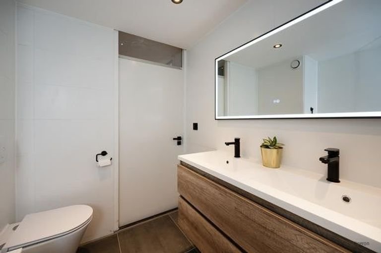 Moderne hoekwoning met garage in Lelystad - Afbeelding 12