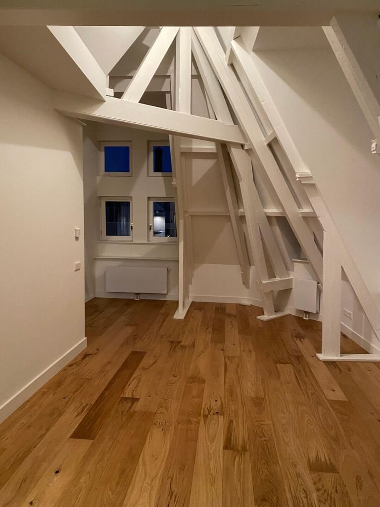 3-kamer woning in Oost met dakterras - Afbeelding 2