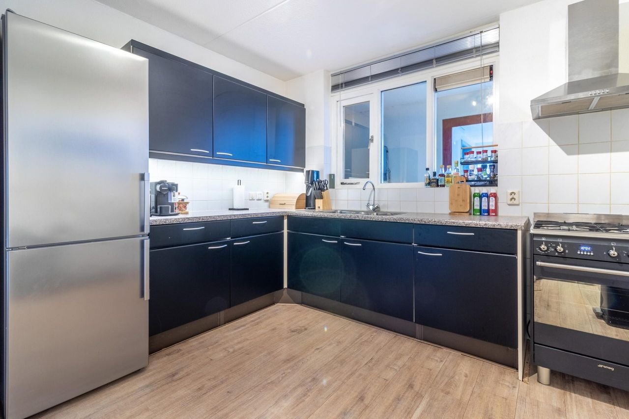 Spacious apartment on Van Weedestraat - Image 5