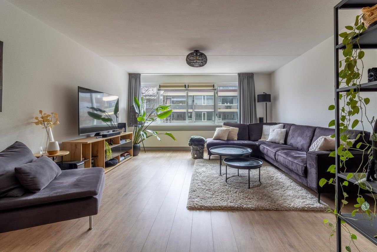 Spacious apartment on Van Weedestraat - Image 2