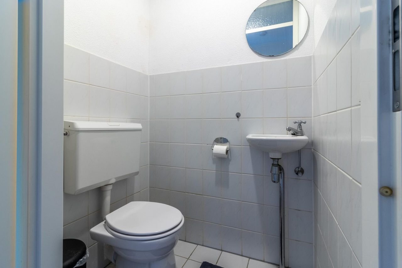 Spacious apartment on Van Weedestraat - Image 13