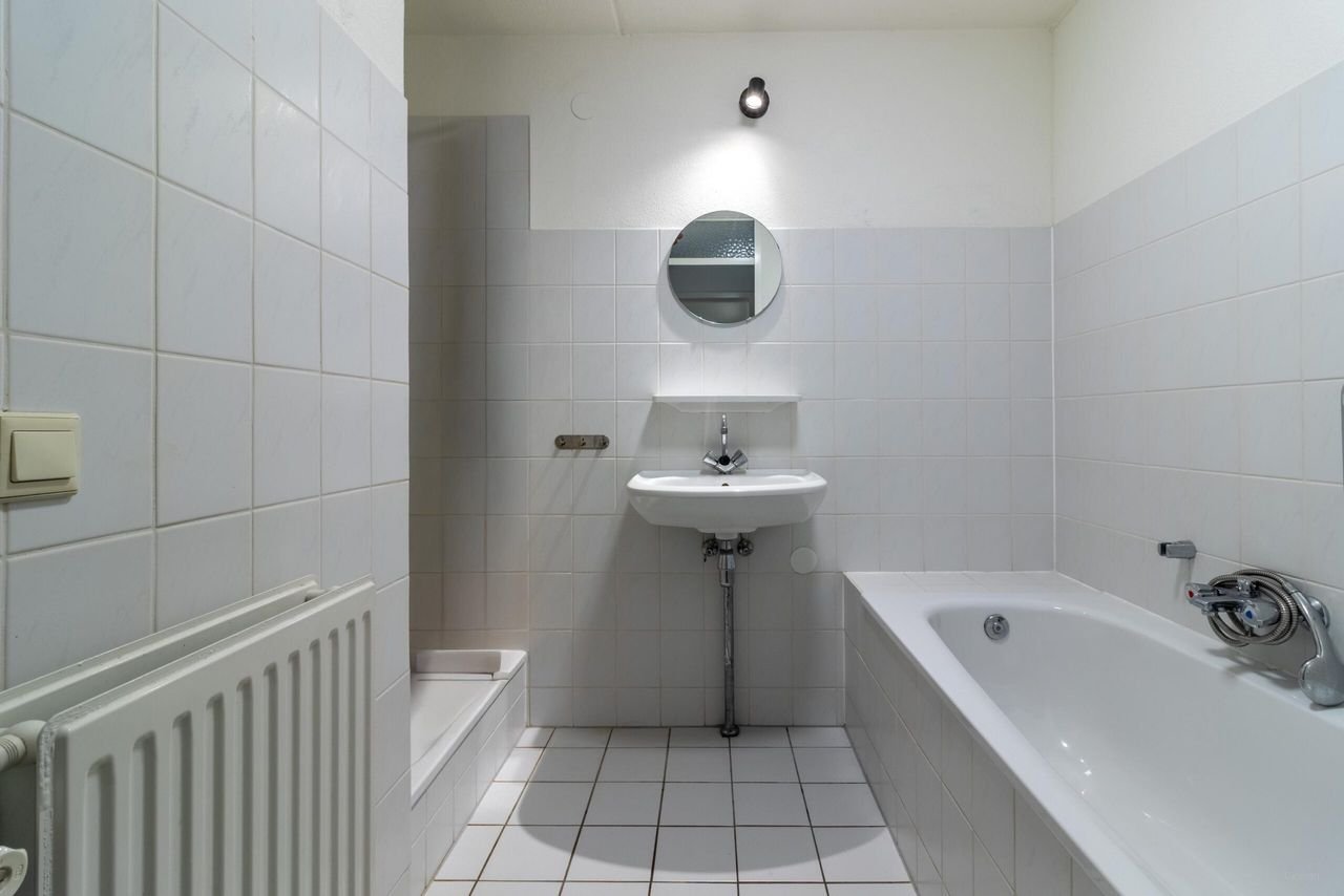 Spacious apartment on Van Weedestraat - Image 8