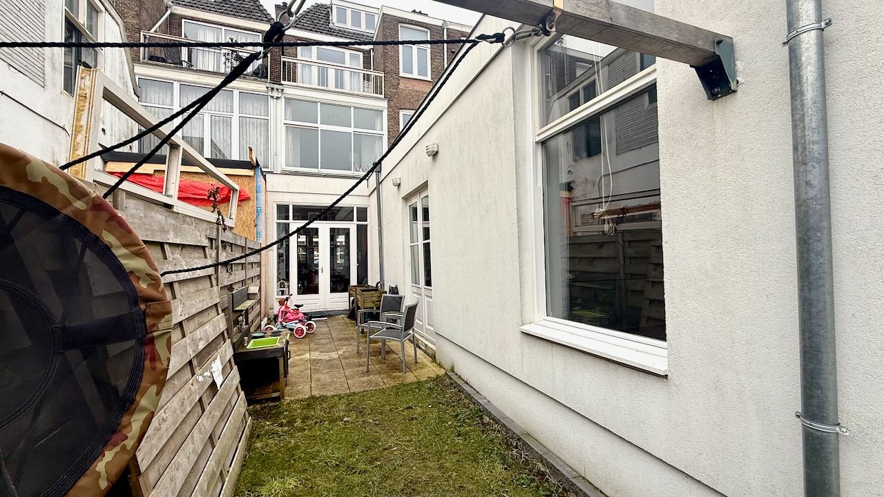 Gemeubileerd huis met tuin in Bezuidenhout - Afbeelding 24
