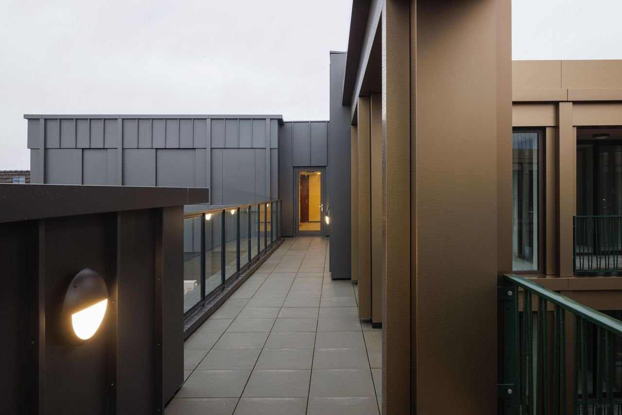 Modern living in the iconic Inde Lanscroon - Image 43