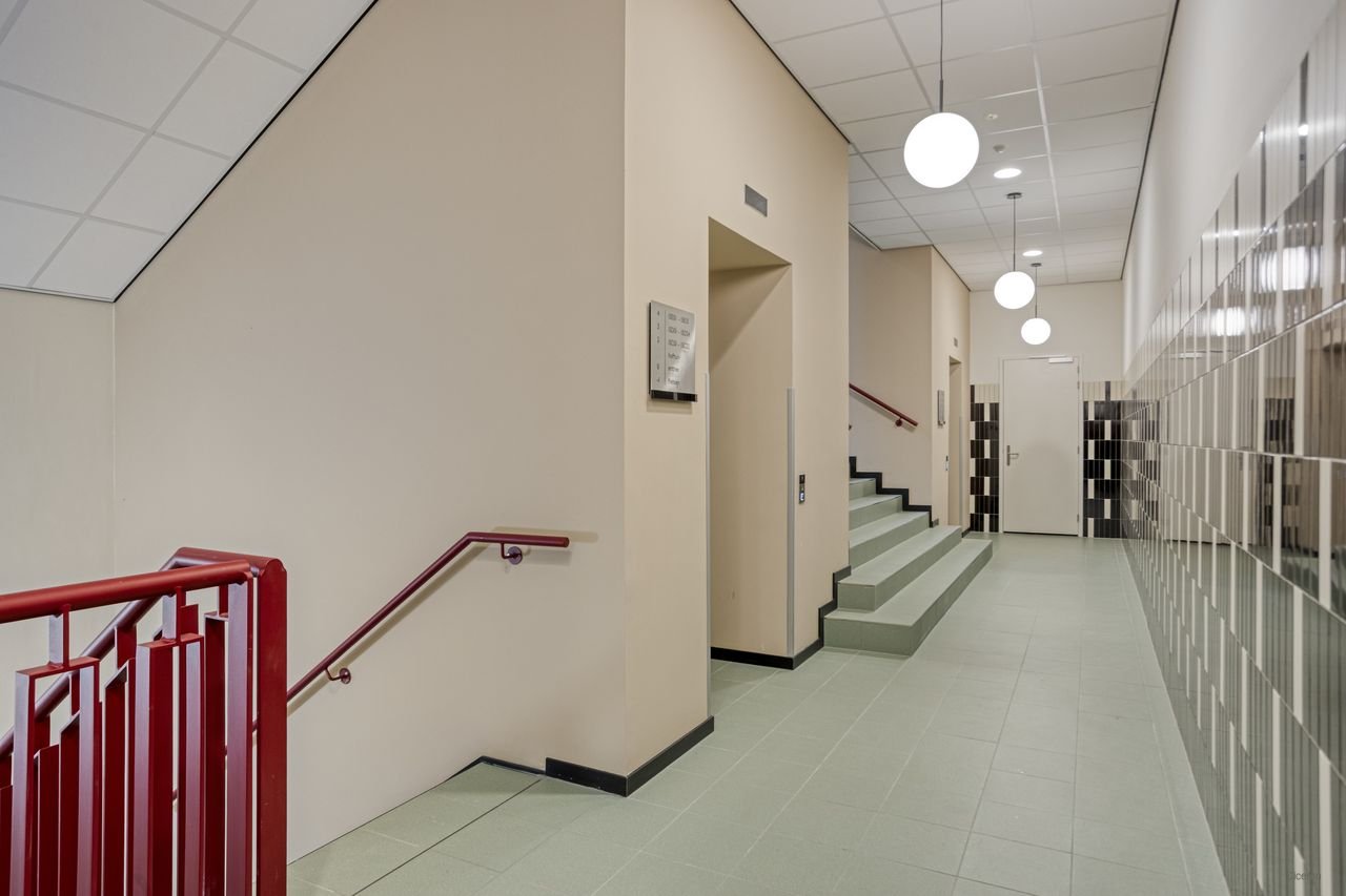 Modern living in the iconic Inde Lanscroon - Image 11