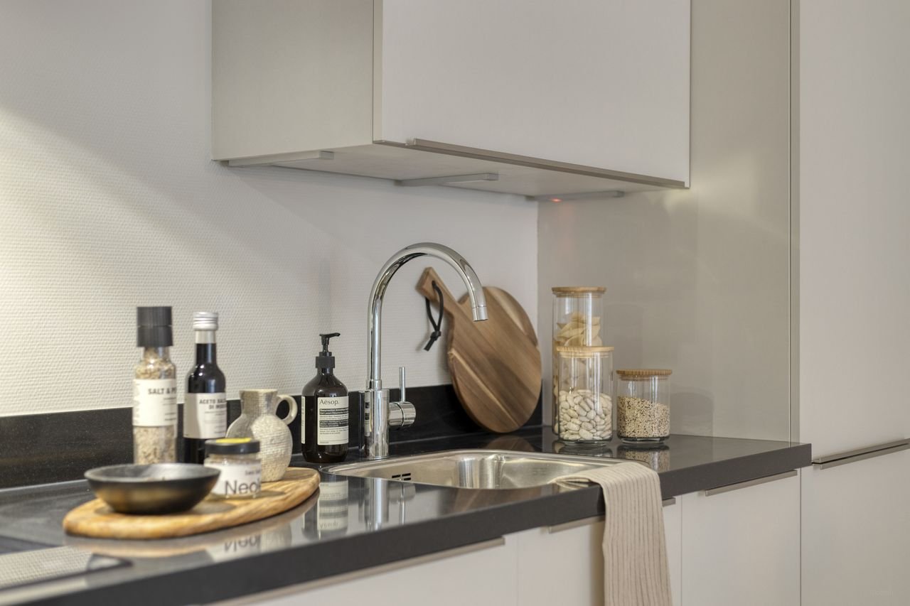 Modern living in the iconic Inde Lanscroon - Image 27