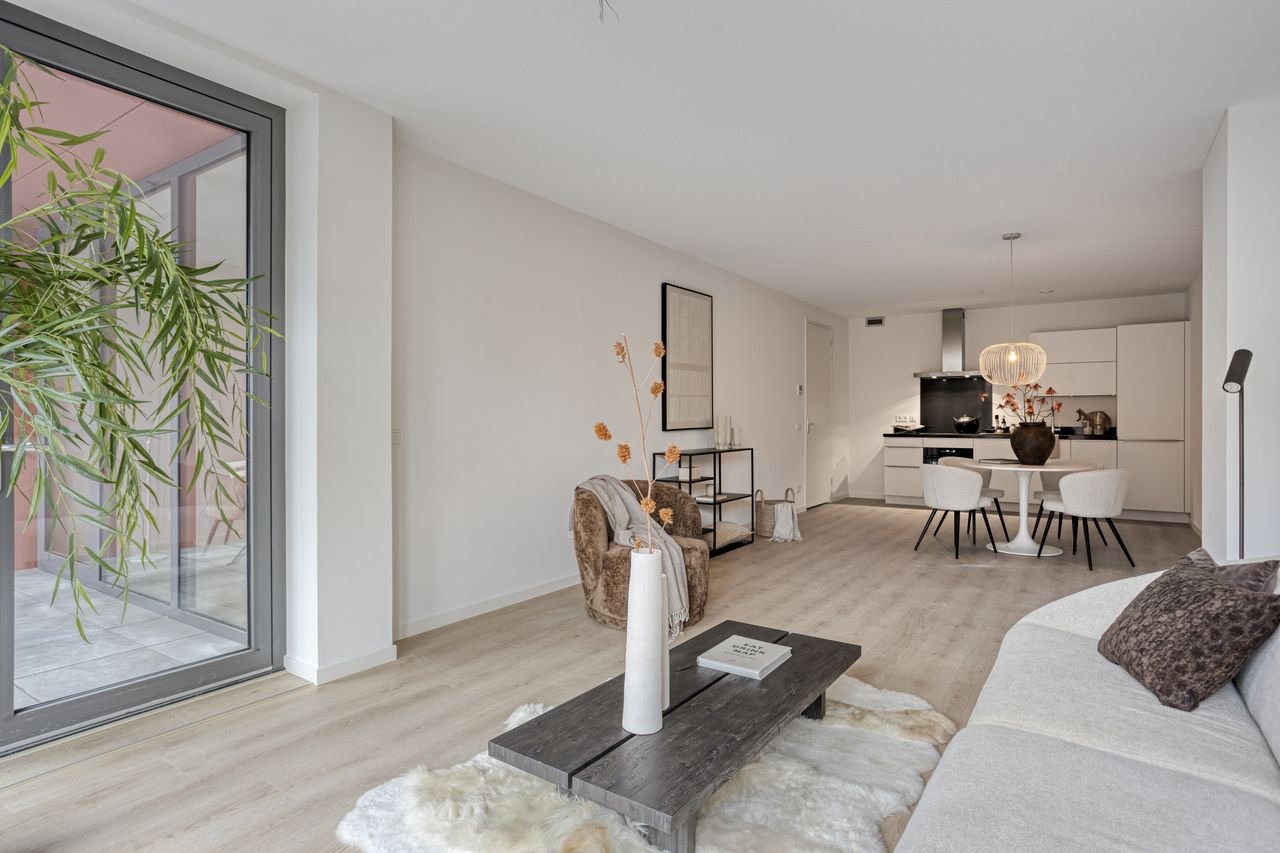 Modern living in the iconic Inde Lanscroon - Image 23