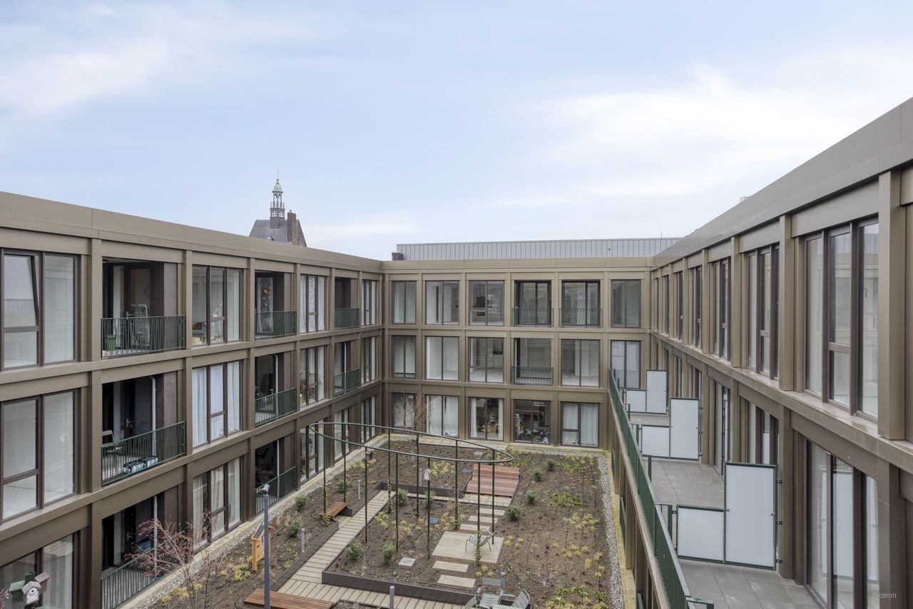 Modern living in the iconic Inde Lanscroon - Image 39