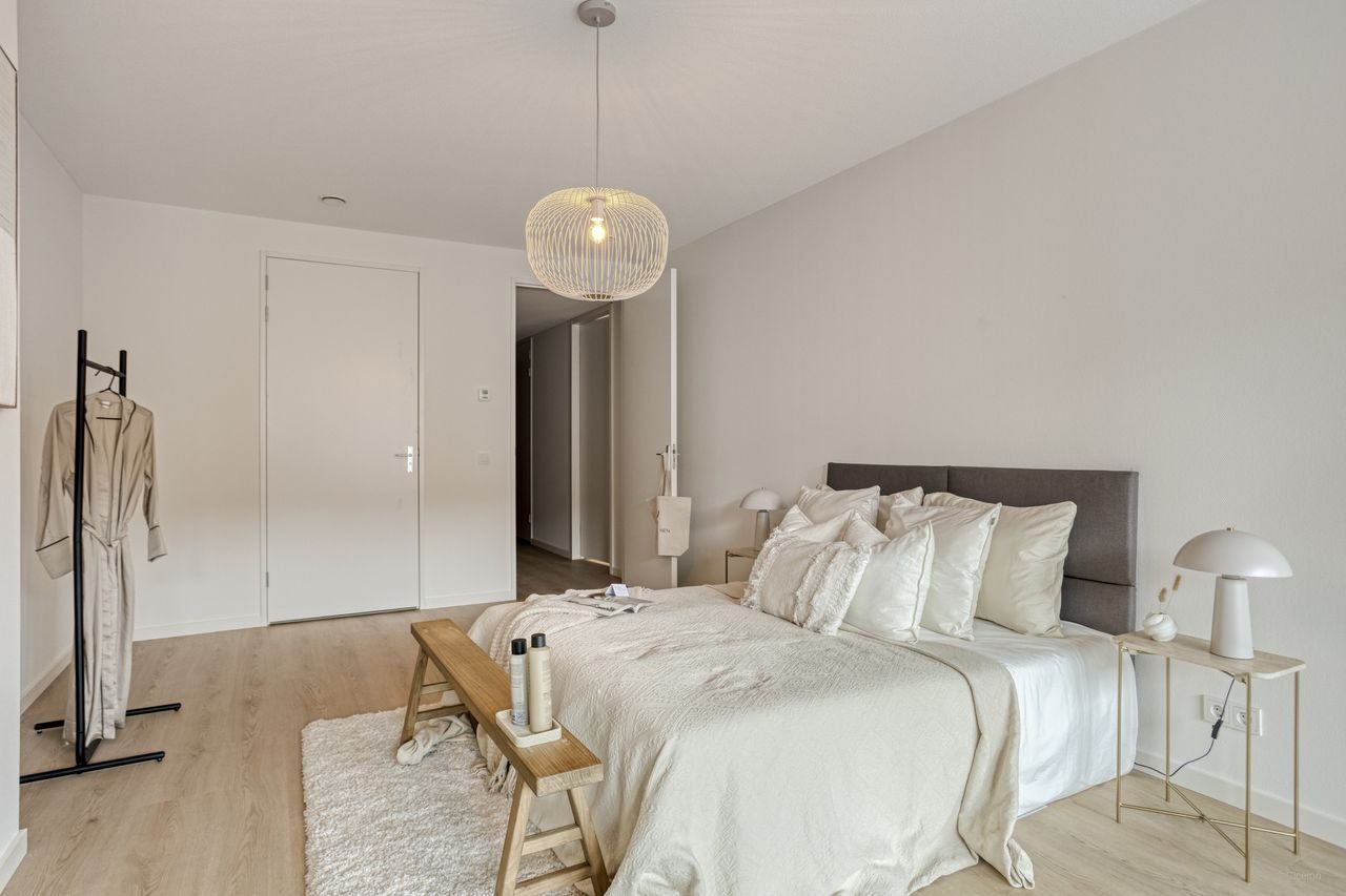 Modern living in the iconic Inde Lanscroon - Image 30