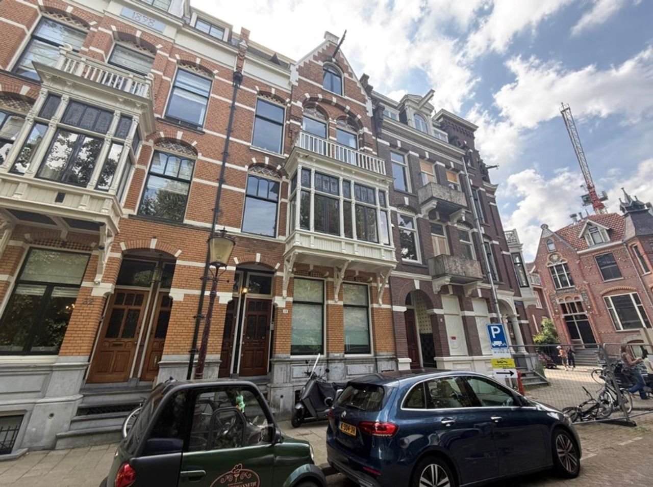 Living by Vondelpark: 76m² with terrace - Image 3