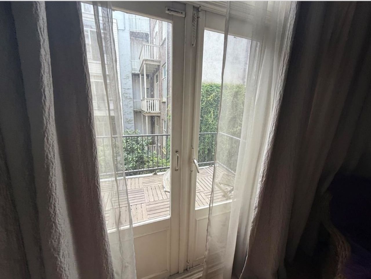 Living by Vondelpark: 76m² with terrace - Image 1