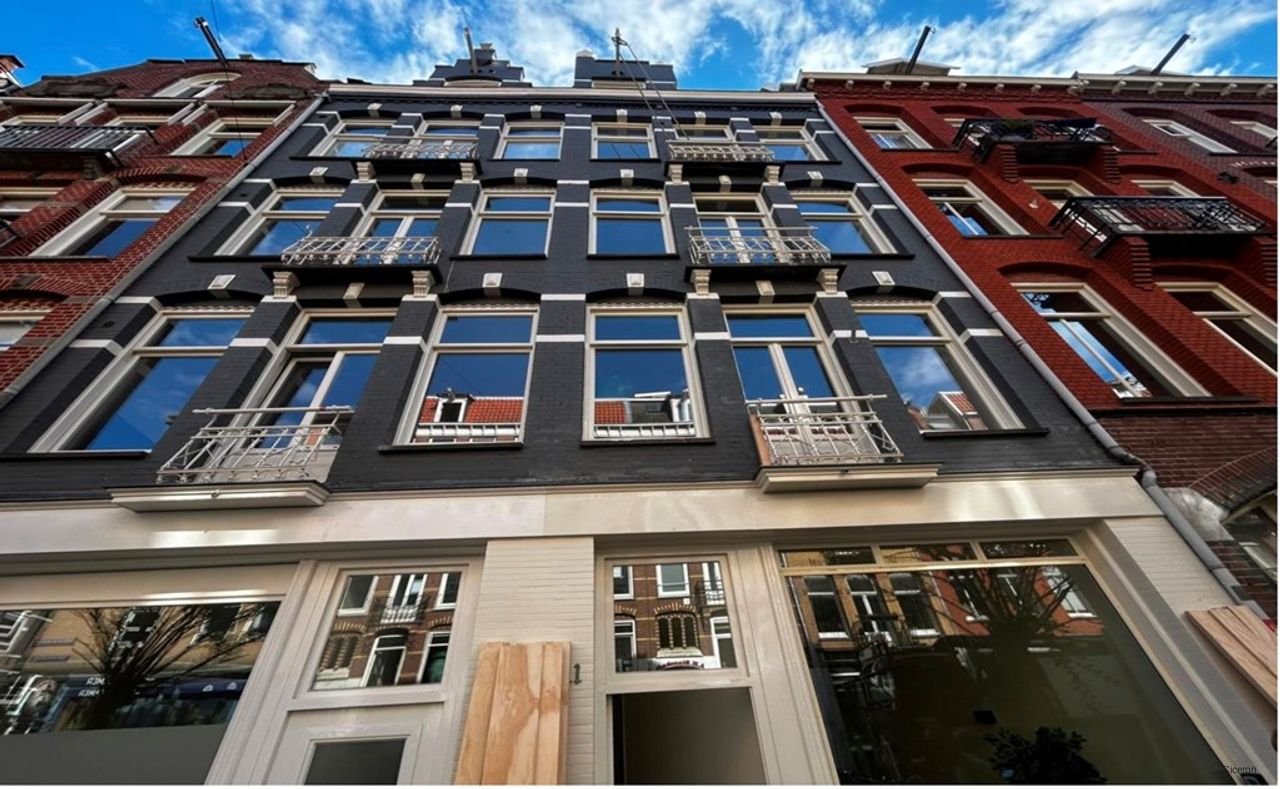 Living by Vondelpark: 76m² with terrace - Image 2