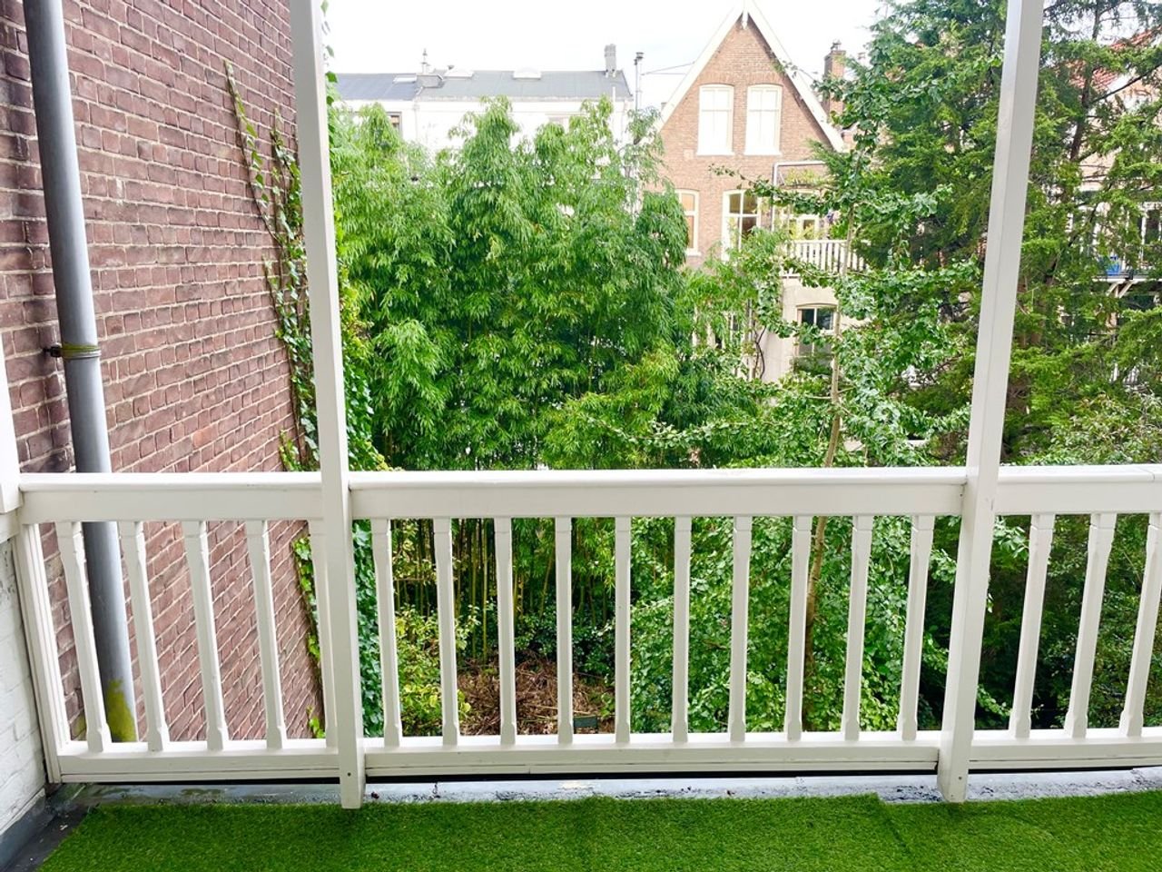 Luxury 2-bedroom apartment on the Overtoom - Image 15