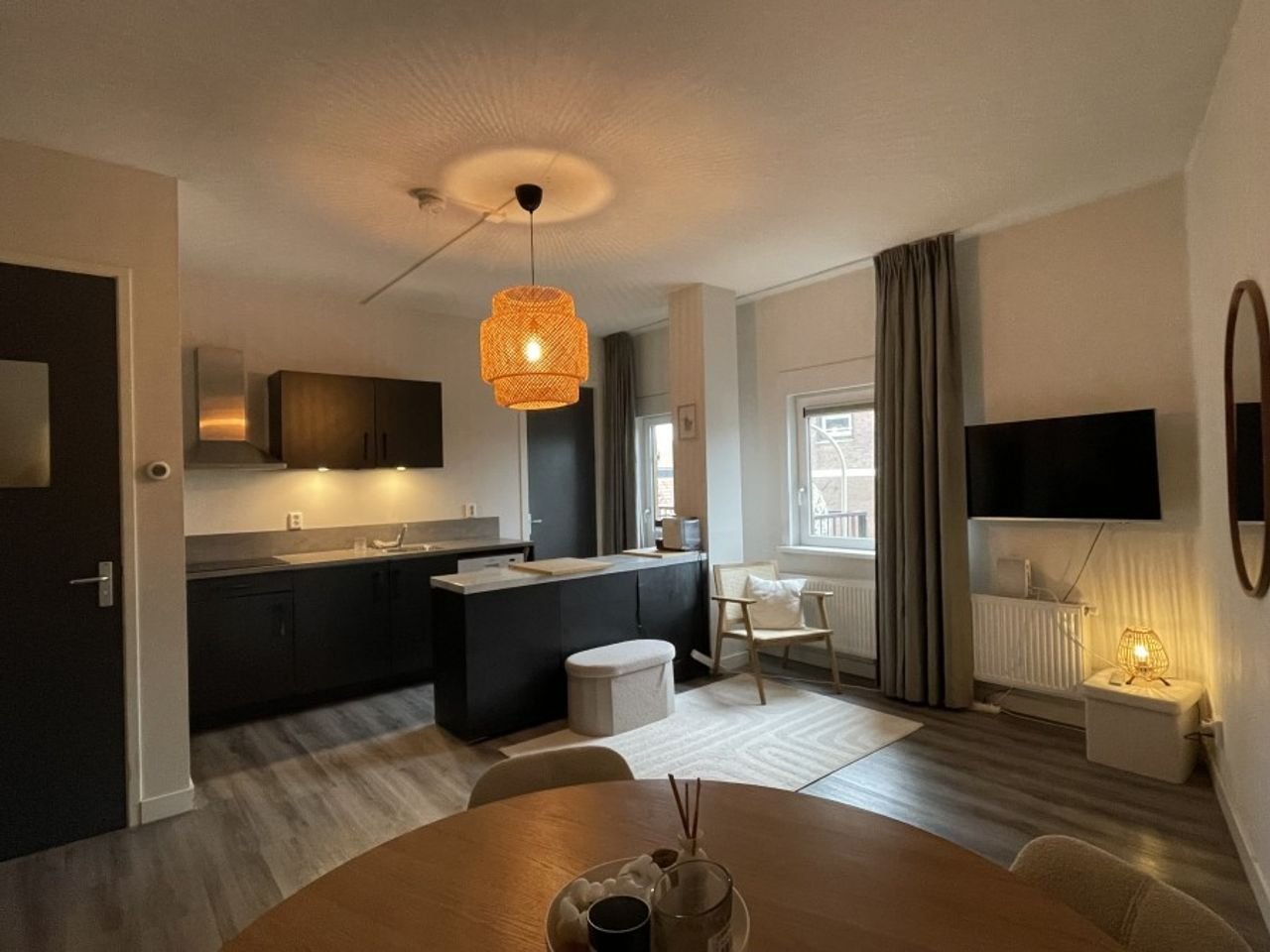 Central living with balcony in Apeldoorn - Image 2