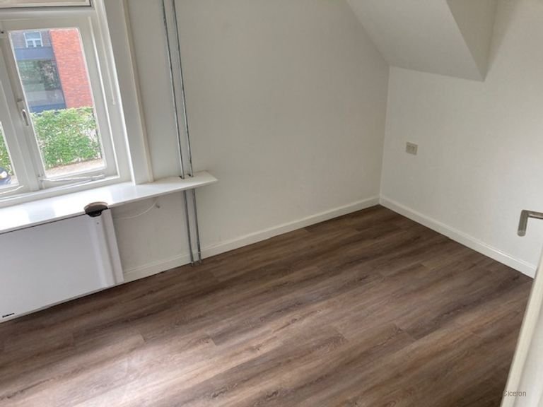 105m² wonen met eigen tuin en parkeren - Afbeelding 16