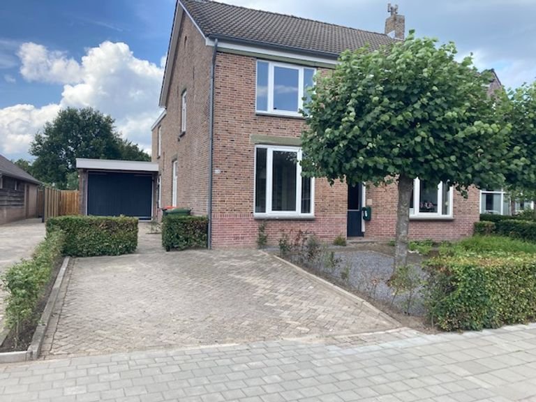 105m² wonen met eigen tuin en parkeren - Afbeelding 1