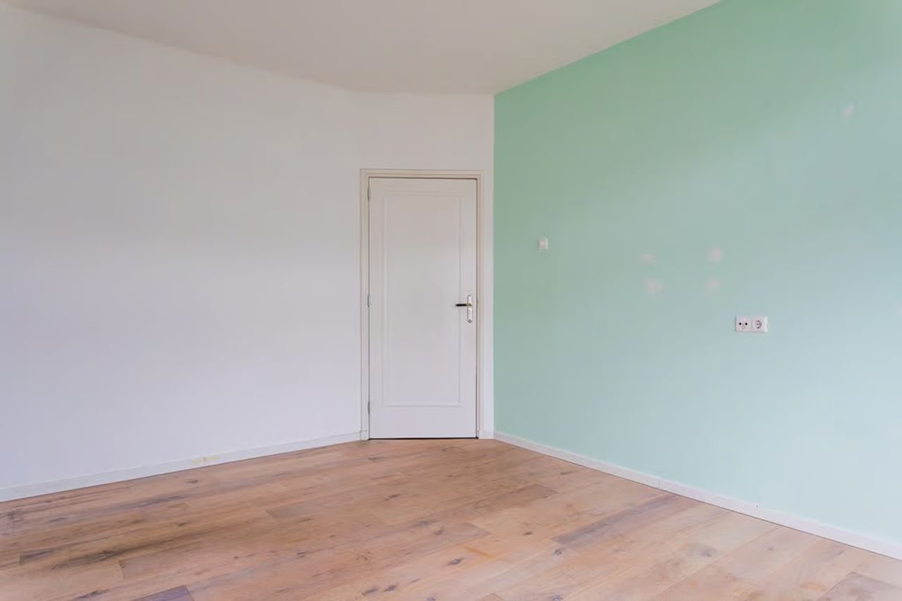 Spacious 4-room apartment near the sea - Image 17