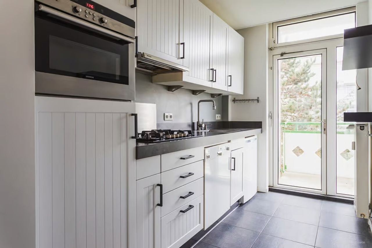 Spacious 4-room apartment near the sea - Image 10