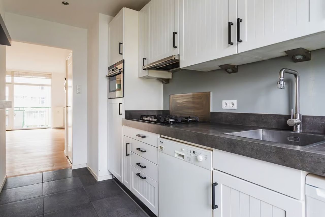 Spacious 4-room apartment near the sea - Image 11