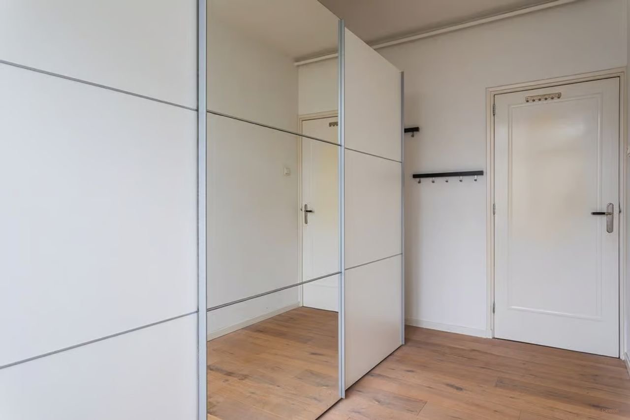 Spacious 4-room apartment near the sea - Image 25