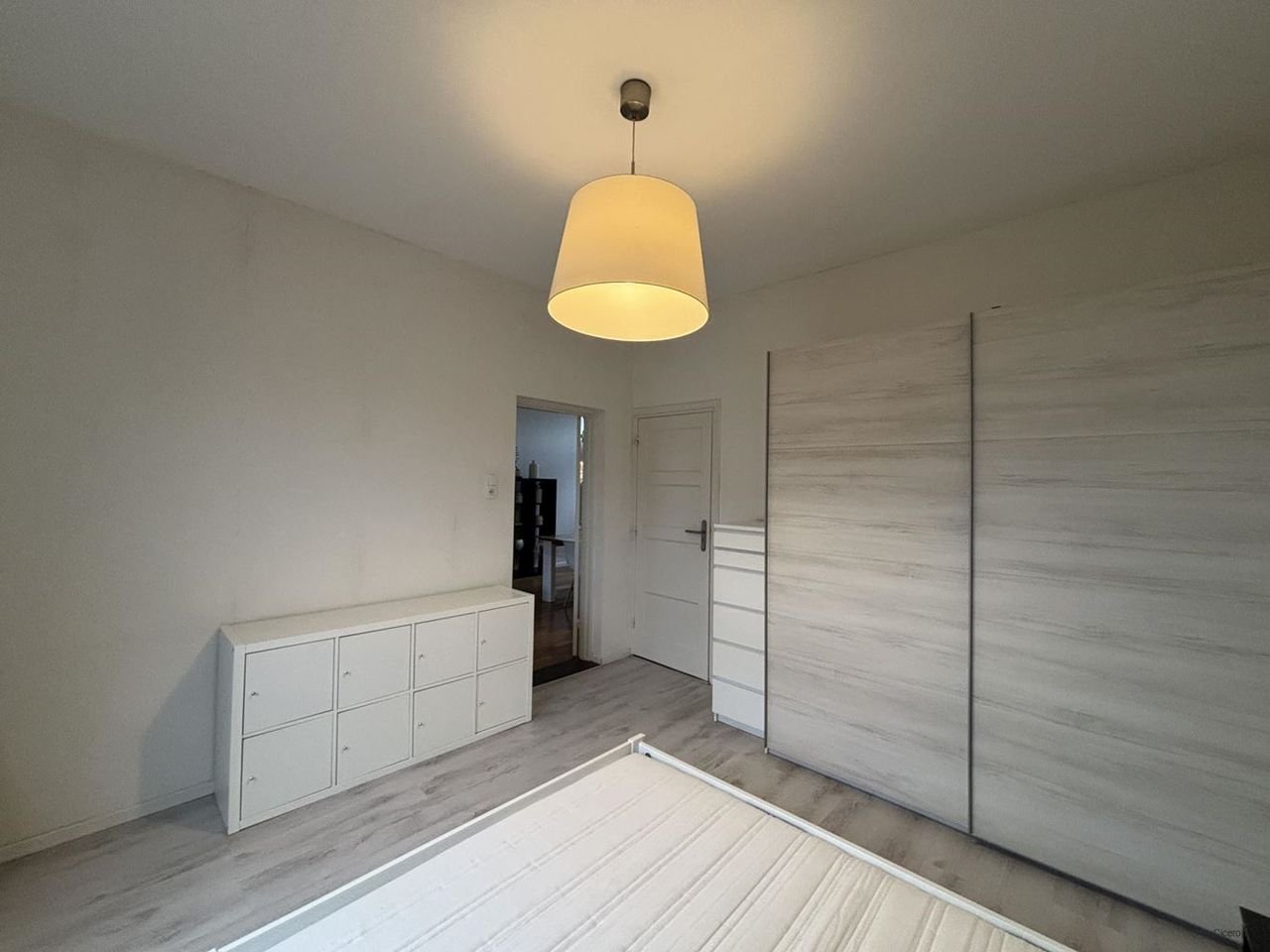 Furnished apartment with city garden - Image 8