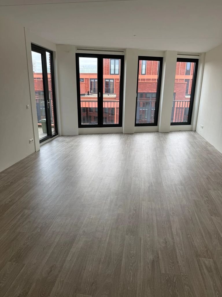 Modern living in Polverpark with parking - Image 3