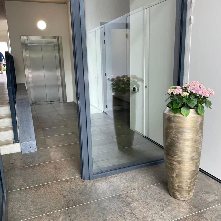 Modern living in Polverpark with parking - Image 14