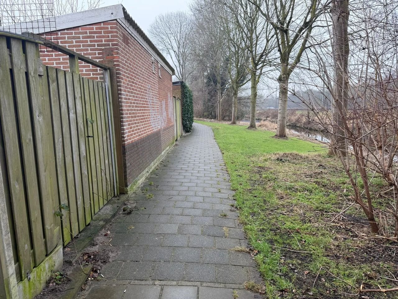 Gerenoveerd huis met eigen parkeerplek - Afbeelding 24
