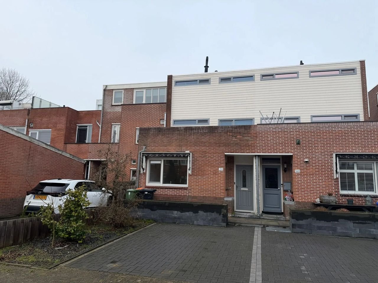 Gerenoveerd huis met eigen parkeerplek - Afbeelding 4