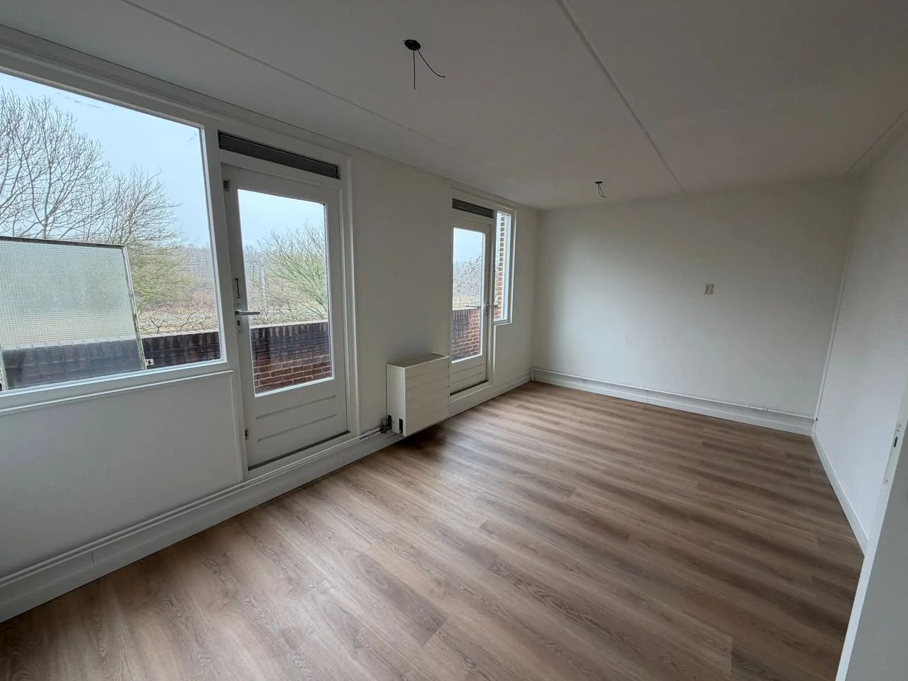 Gerenoveerd huis met eigen parkeerplek - Afbeelding 15