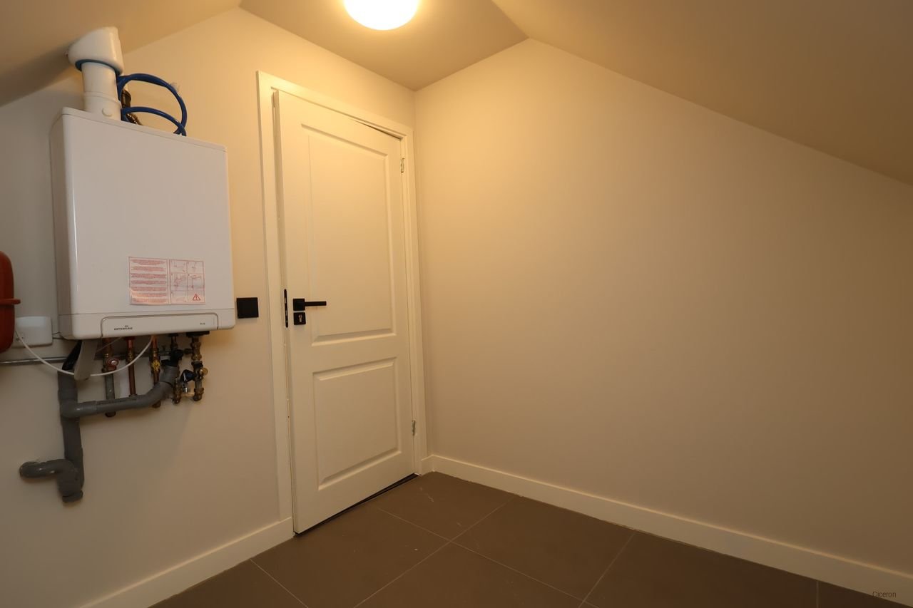 Gerenoveerd bovenhuis met terras en label A - Afbeelding 18