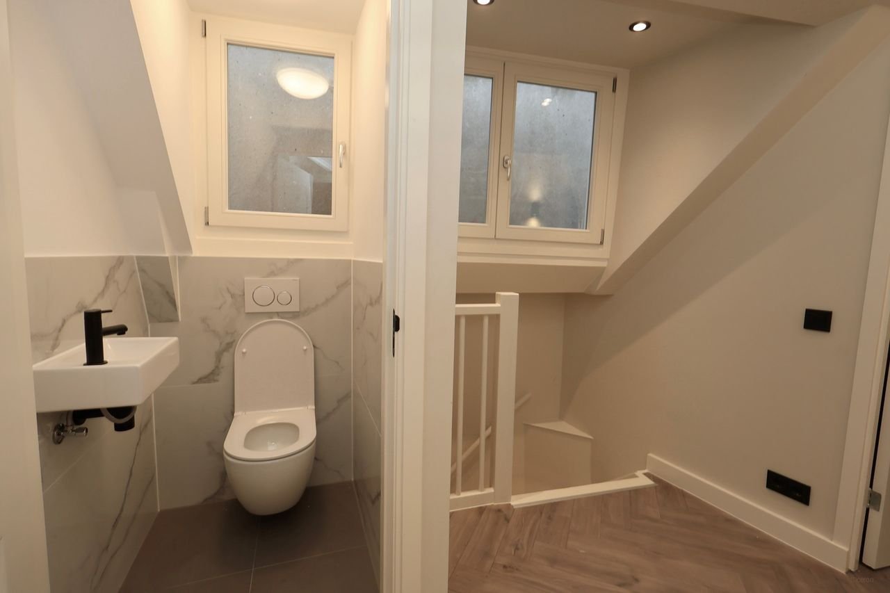 Gerenoveerd bovenhuis met terras en label A - Afbeelding 12