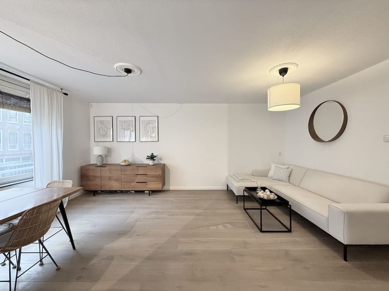 Modern appartement met balkon in Oud-West - Afbeelding 2