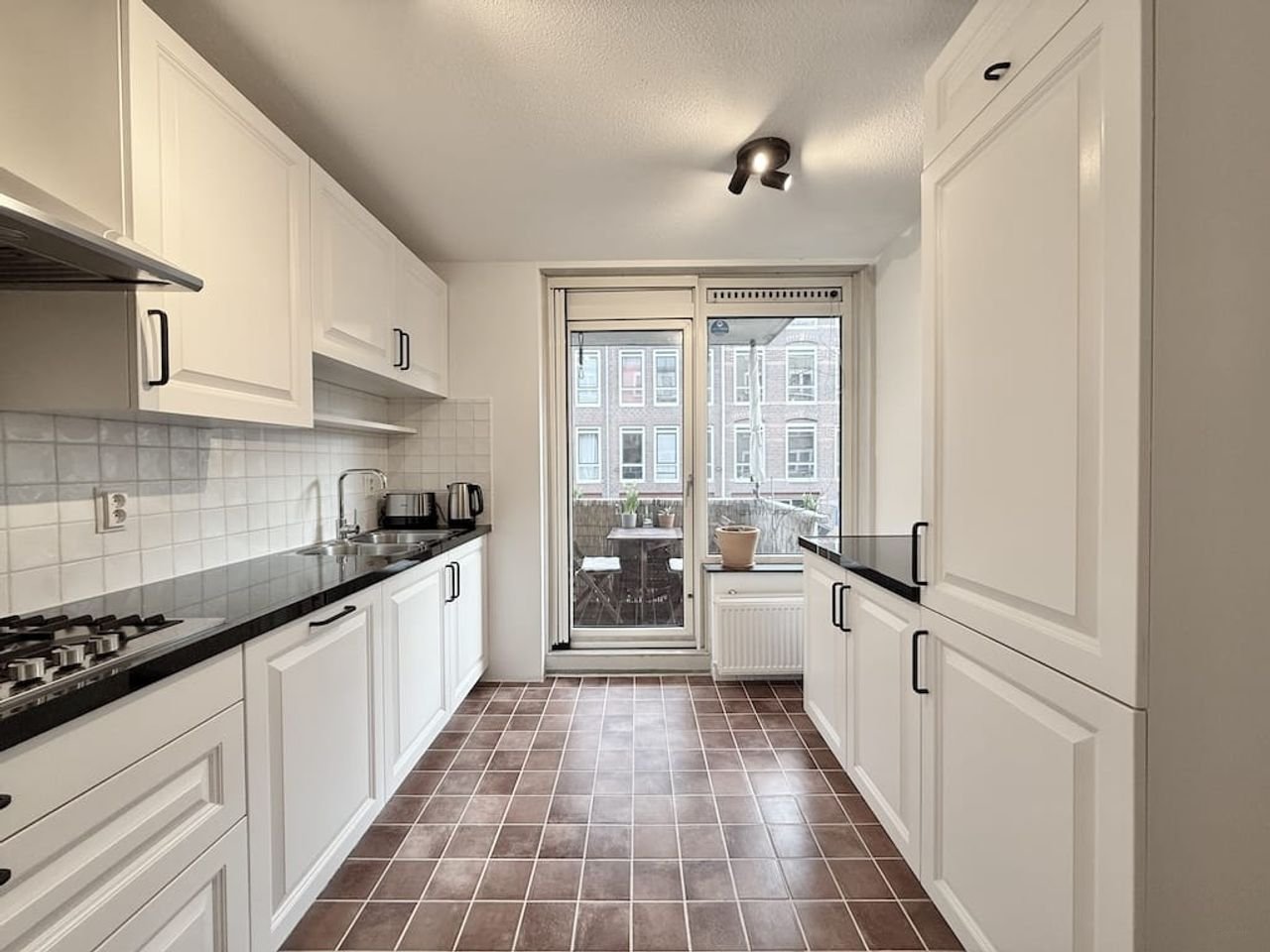 Modern appartement met balkon in Oud-West - Afbeelding 6