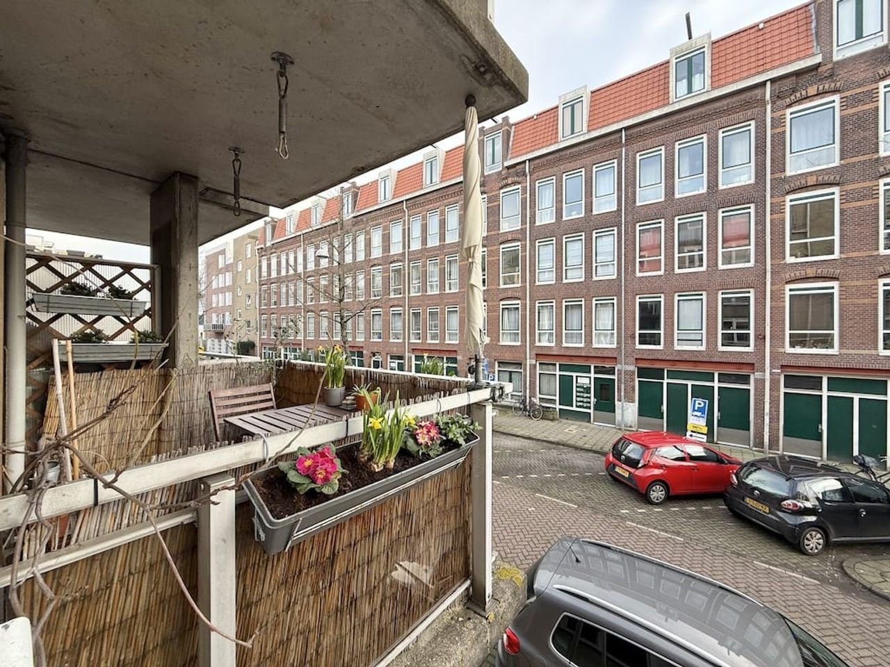 Modern appartement met balkon in Oud-West - Afbeelding 8