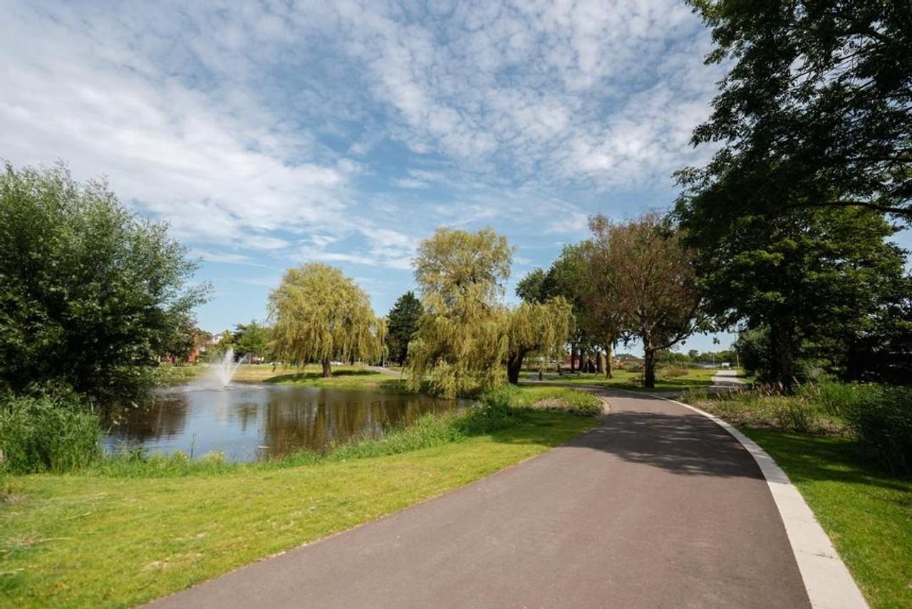 Turn-key apartment in Hyde Park - Image 29