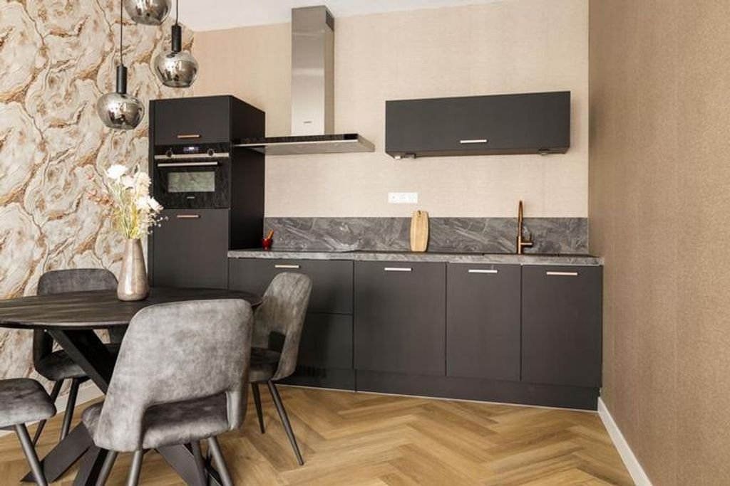 Turn-key apartment in Hyde Park - Image 2