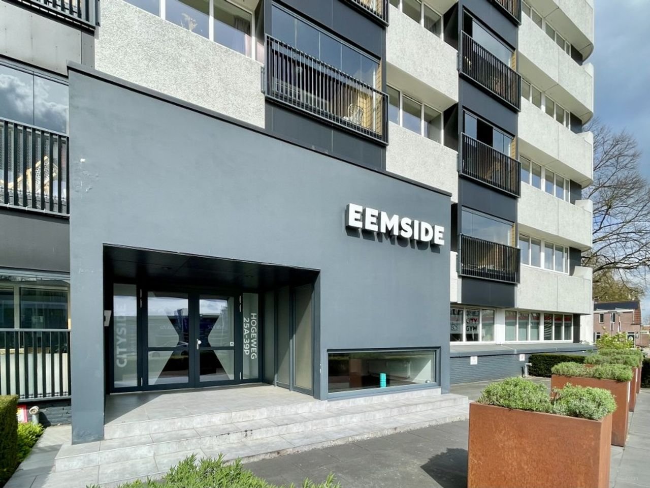 Modern 2-kamer appartement met balkon en gym - Afbeelding 2