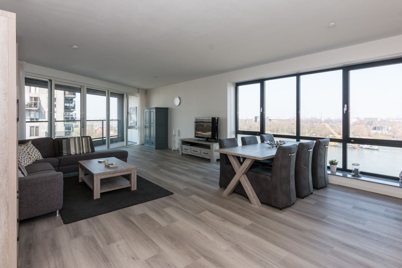 112m² furnished living with parking - Image 1