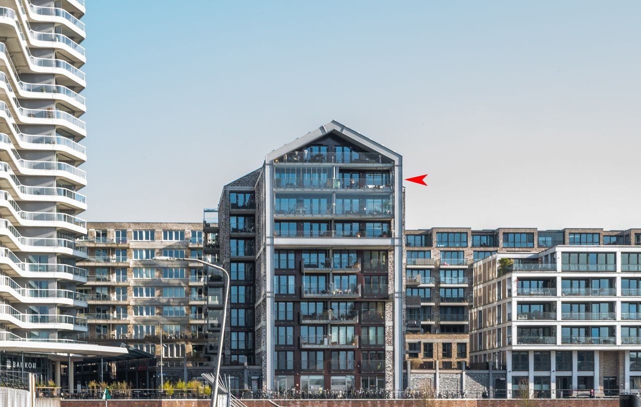 Spacious apartment with Waal river views on the 8th floor - Image 1