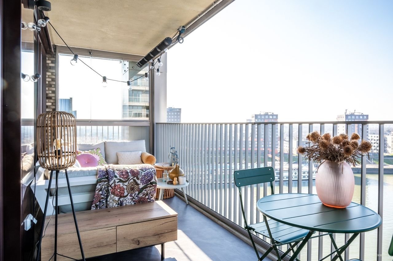 Spacious apartment with Waal river views on the 8th floor - Image 38