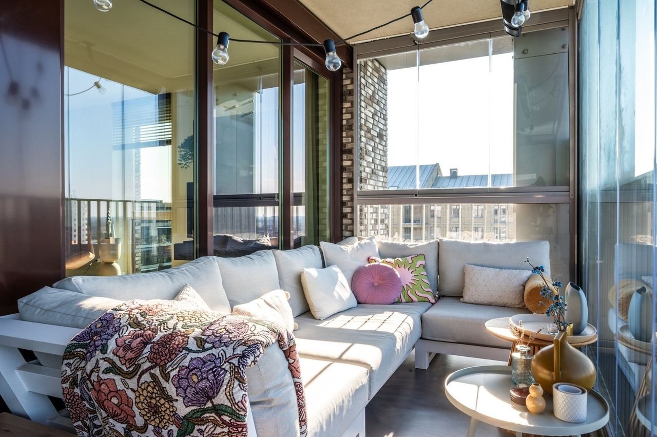 Spacious apartment with Waal river views on the 8th floor - Image 42