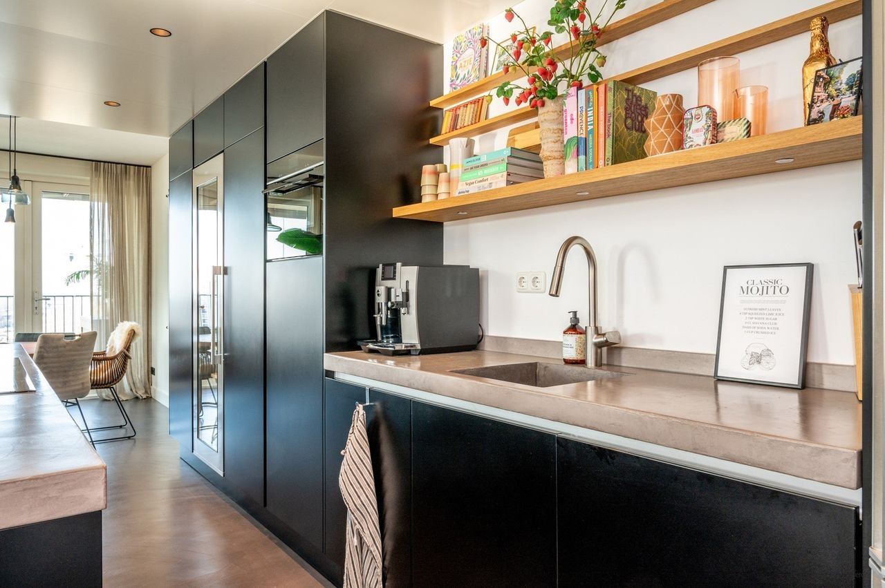 Spacious apartment with Waal river views on the 8th floor - Image 24