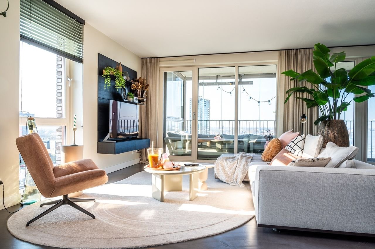 Spacious apartment with Waal river views on the 8th floor - Image 30